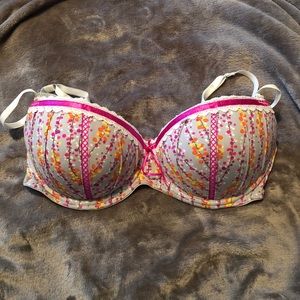 Candie’s push up bra